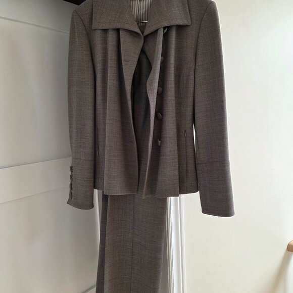 St. John Collection Suit - Picture 2 of 7